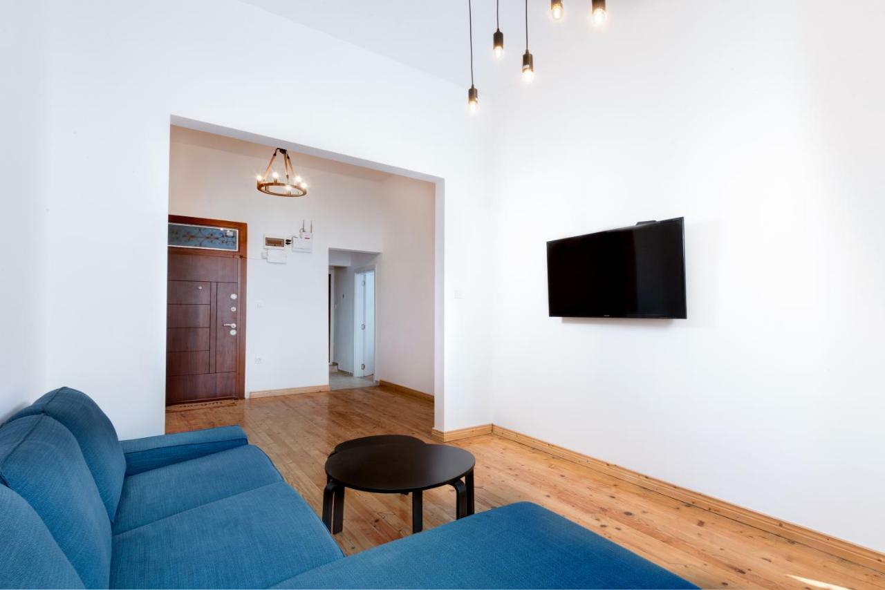The White Apartment - Bogoridi Main Street Burgas Exteriör bild